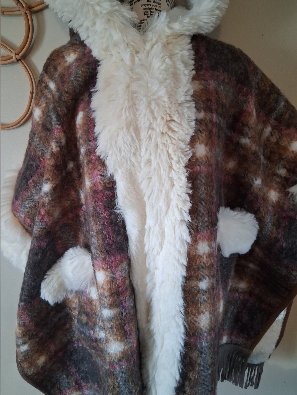 Klesis Plaid Fringe Faux Fur Hooded Poncho Multicolor Size O/S - Picture 4 of 13